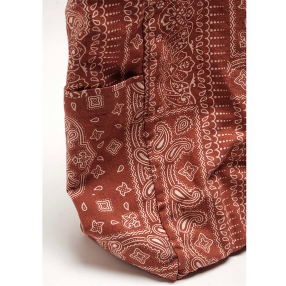 đĽNWT Free PeopleđĽ Organic Veg Dyed 
Printed Tote Bandana MSRP $68 - Picture 5 of 5